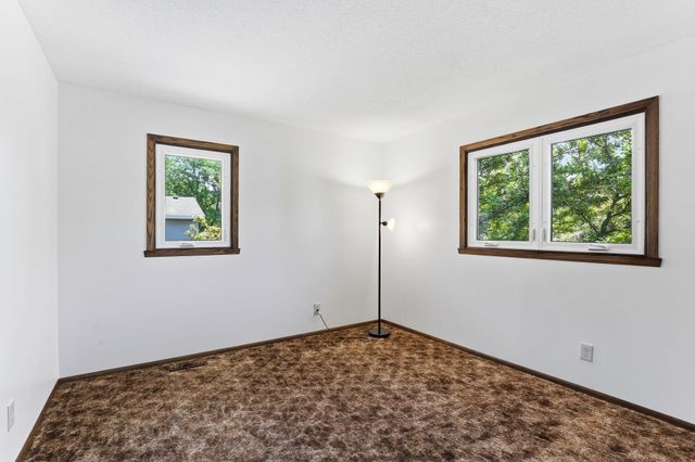 3588 Grenadier Place North Place, Oakdale, MN 55128