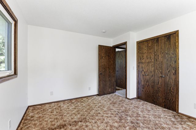 3588 Grenadier Place North Place, Oakdale, MN 55128