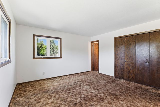 3588 Grenadier Place North Place, Oakdale, MN 55128
