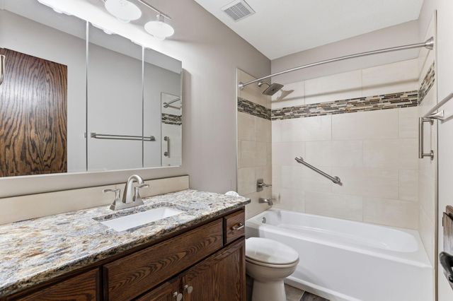 3588 Grenadier Place North Place, Oakdale, MN 55128