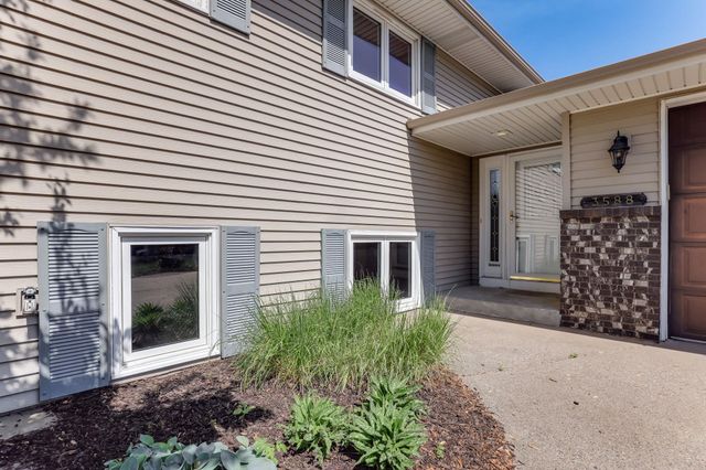 3588 Grenadier Place North Place, Oakdale, MN 55128