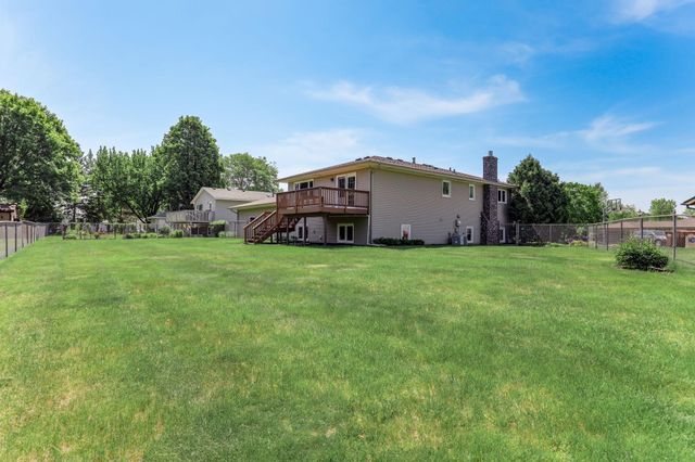 3588 Grenadier Place North Place, Oakdale, MN 55128