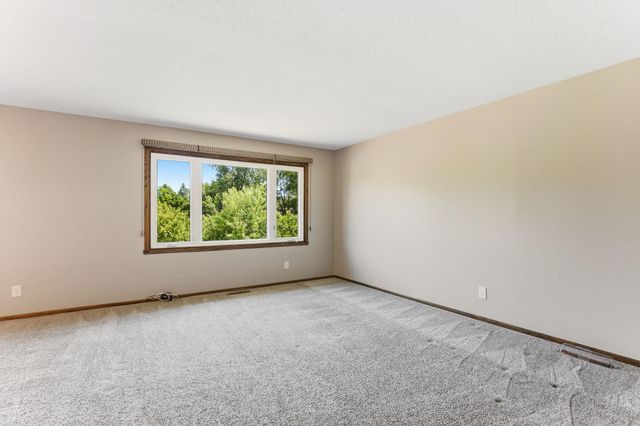 3588 Grenadier Place North Place, Oakdale, MN 55128