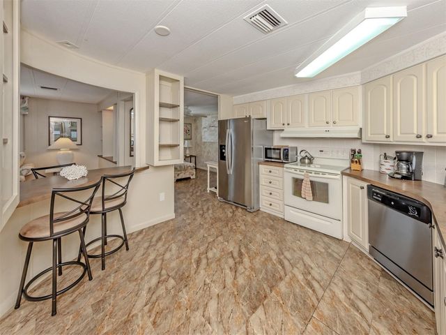 132 MARTINIQUE ROAD, North Port, FL 34287