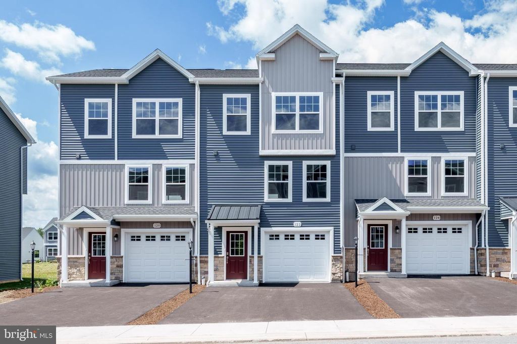 122 DOLOMITE DR, Port Matilda, PA 16870