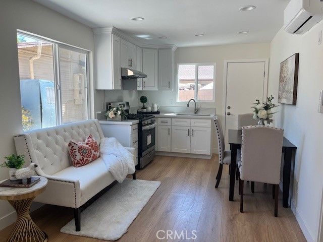 419 S Heliotrope 1, Monrovia, CA 91016