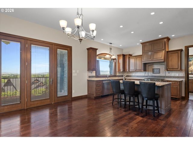 121 RIDGE Dr, La Grande, OR 97850