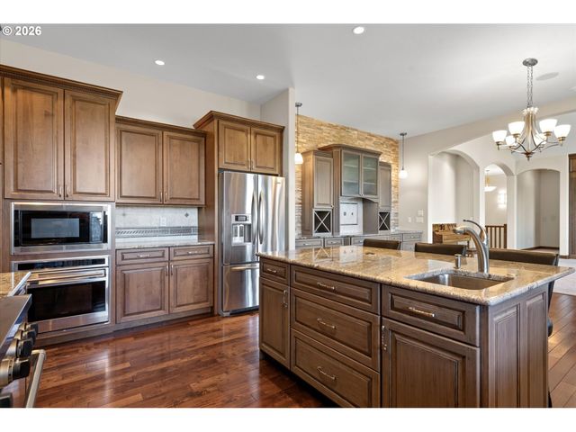 121 RIDGE Dr, La Grande, OR 97850