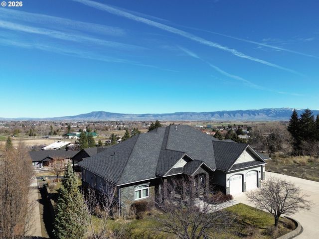 121 RIDGE Dr, La Grande, OR 97850