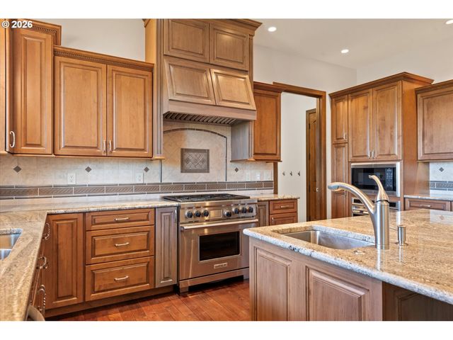 121 RIDGE Dr, La Grande, OR 97850