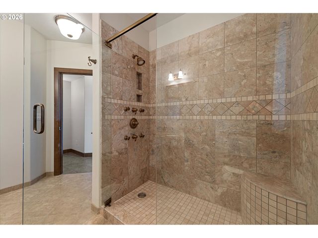 121 RIDGE Dr, La Grande, OR 97850