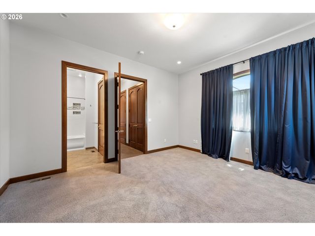 121 RIDGE Dr, La Grande, OR 97850