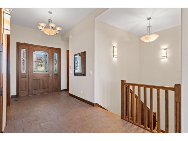 121 RIDGE Dr, La Grande, OR 97850