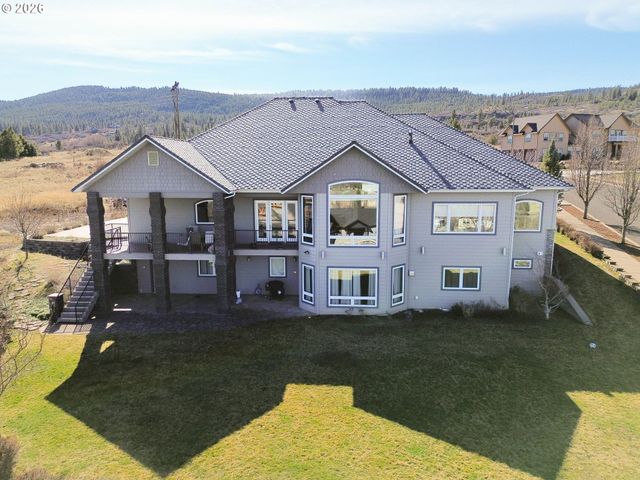 121 RIDGE Dr, La Grande, OR 97850