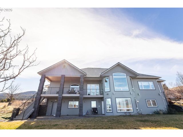 121 RIDGE Dr, La Grande, OR 97850