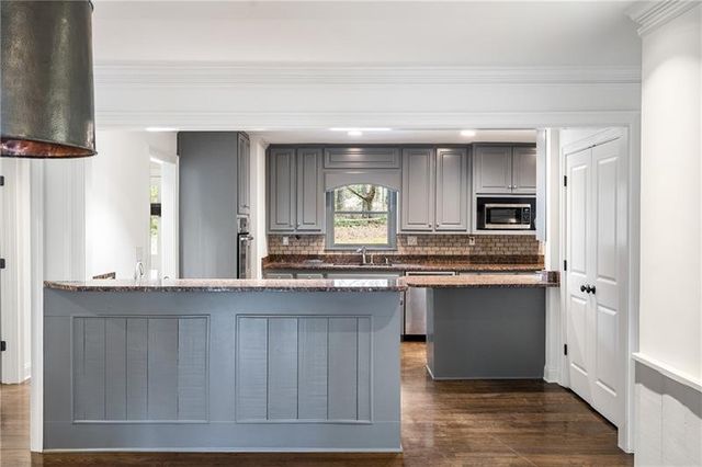 2468 Ridgeway Drive, Atlanta, GA 30360