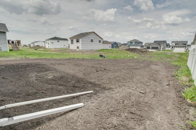 2522 38th Avenue S, Moorhead, MN 56560