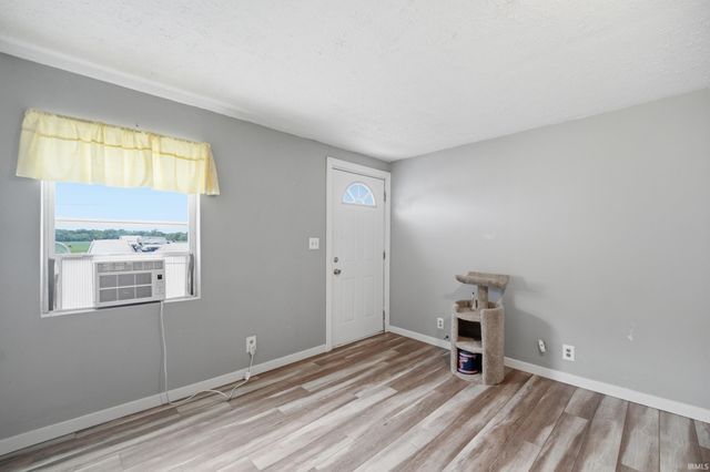 4236 S County Line Rd E Road, Mulberry, IN 46058