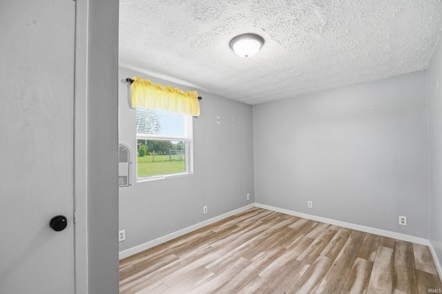 4236 S County Line Rd E Road, Mulberry, IN 46058