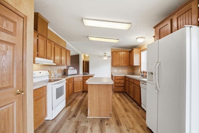 4236 S County Line Rd E Road, Mulberry, IN 46058