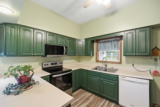 4236 S County Line Rd E Road, Mulberry, IN 46058
