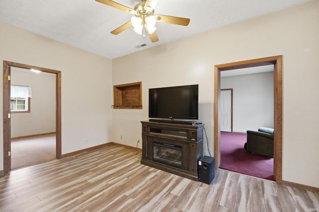 4236 S County Line Rd E Road, Mulberry, IN 46058