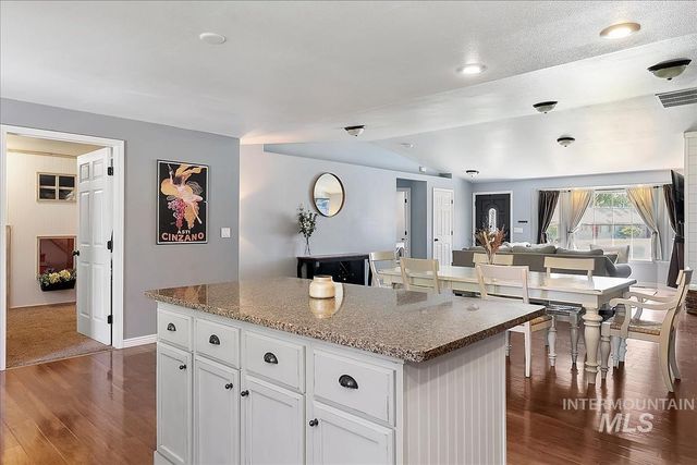 1803 Poplar St, Caldwell, ID 83605