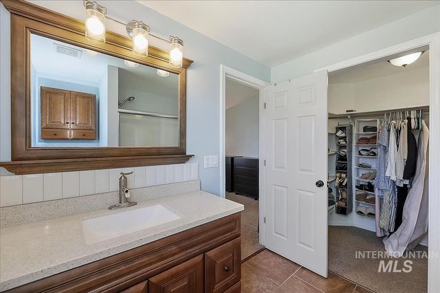 1803 Poplar St, Caldwell, ID 83605