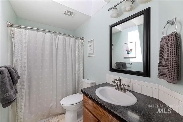 1803 Poplar St, Caldwell, ID 83605