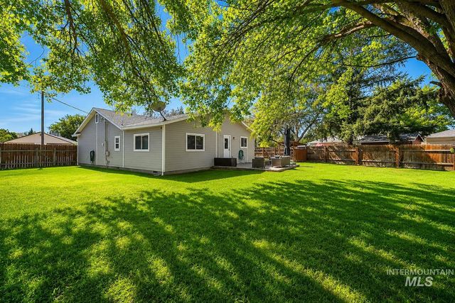 1803 Poplar St, Caldwell, ID 83605