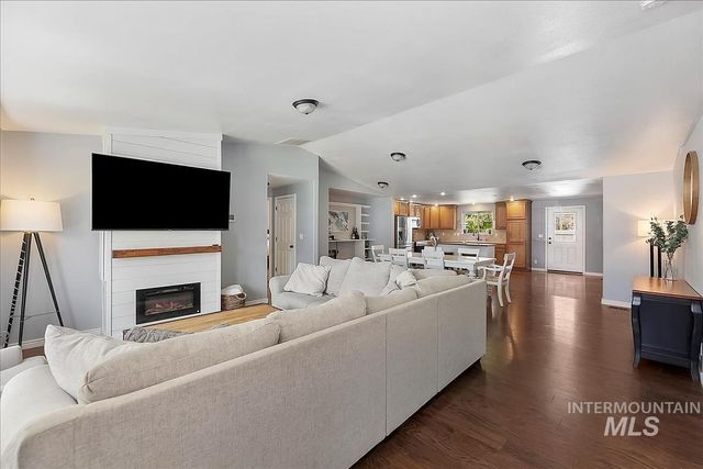 1803 Poplar St, Caldwell, ID 83605
