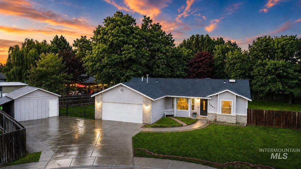 1803 Poplar St, Caldwell, ID 83605