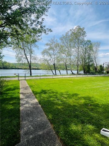 338 Davis Drive, Poca, WV 25159