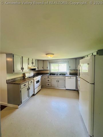 338 Davis Drive, Poca, WV 25159