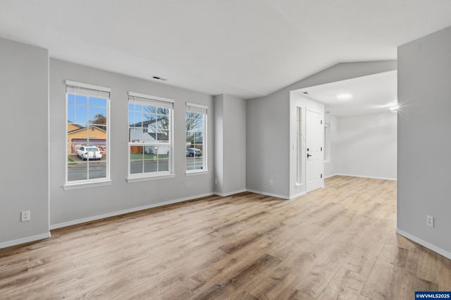 3063 30th Av SE, Albany, OR 97322