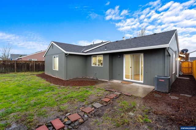 3063 30th Av SE, Albany, OR 97322