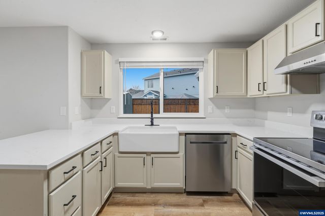 3063 30th Av SE, Albany, OR 97322