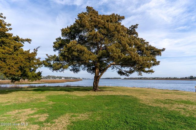 1106 Pink Snapper Place NW, Sunset Beach, NC 28468