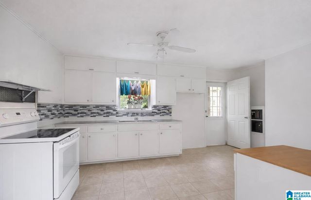 1029 HEFLIN AVENUE W, Birmingham, AL 35214