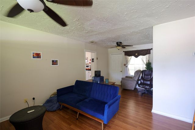 409 Center Way, Lake Jackson, TX 77566