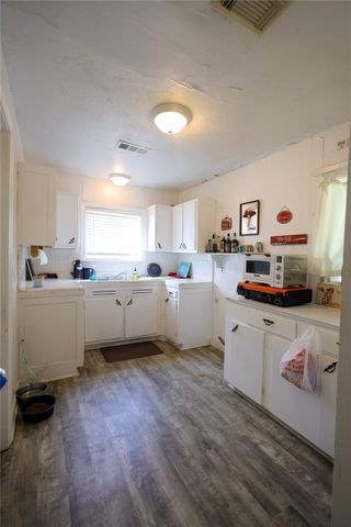 409 Center Way, Lake Jackson, TX 77566