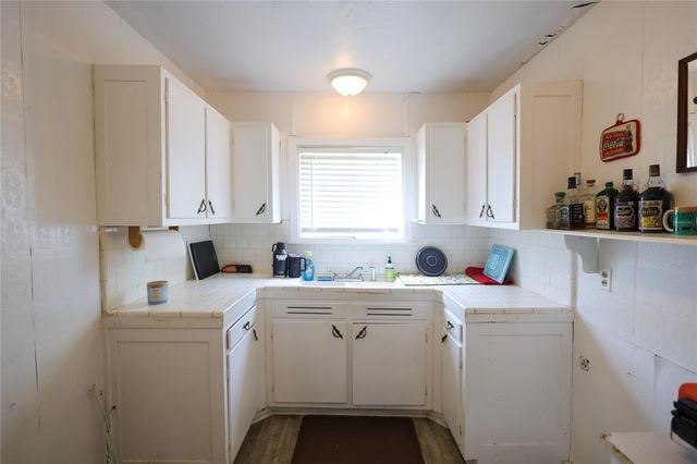 409 Center Way, Lake Jackson, TX 77566