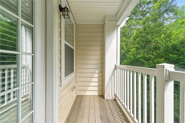 522 Knolls Dr Unit 306, Newport News, VA 23602