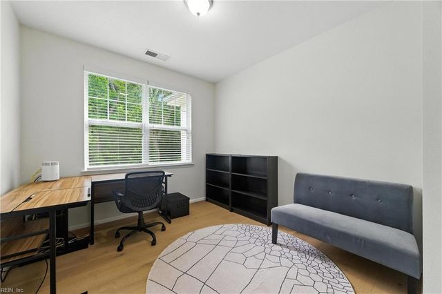 522 Knolls Dr Unit 306, Newport News, VA 23602