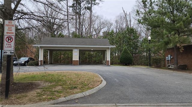522 Knolls Dr Unit 306, Newport News, VA 23602