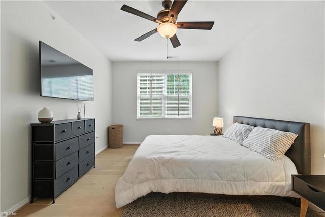 522 Knolls Dr Unit 306, Newport News, VA 23602