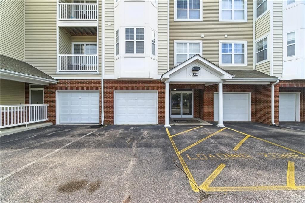 522 Knolls Dr Unit 306, Newport News, VA 23602