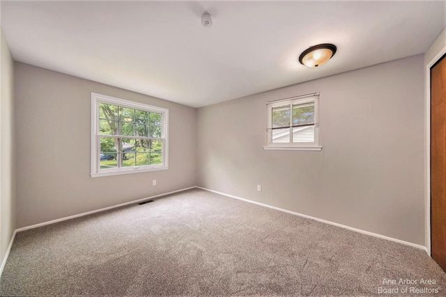 2923 Burlington Court, Ann Arbor, MI 48105