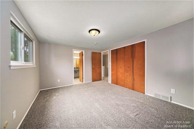 2923 Burlington Court, Ann Arbor, MI 48105