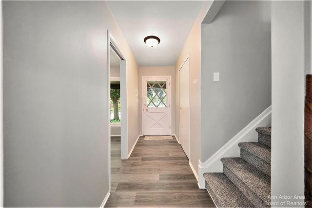 2923 Burlington Court, Ann Arbor, MI 48105